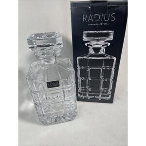 25oz Plaid Whiskey Decanter Silver Elegant Glass for Home & Bar 44815